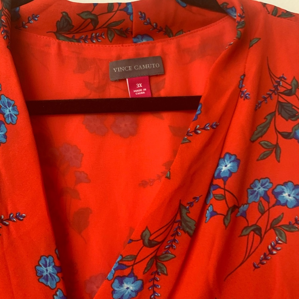 Vince Camuto v-neck summer dress - Picture 2 of 4